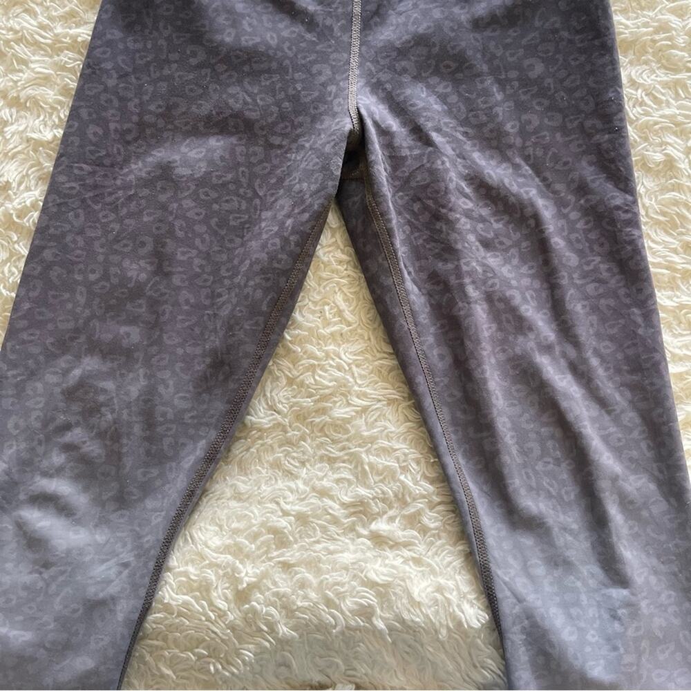 Zyia Ombré Leopard Light n Tight Leggings - Picture 5 of 10